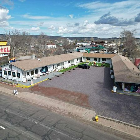 The Aztec Motel & Creative Space Seligman Buitenkant foto