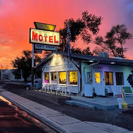 The Aztec Motel & Creative Space Seligman Buitenkant foto