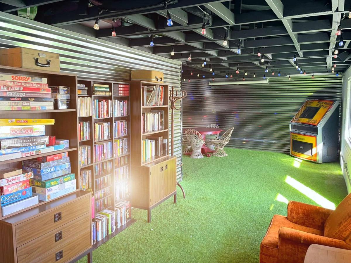 The Aztec Motel & Creative Space Seligman Buitenkant foto