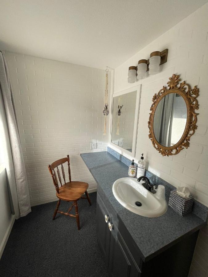 The Aztec Motel & Creative Space Seligman Buitenkant foto