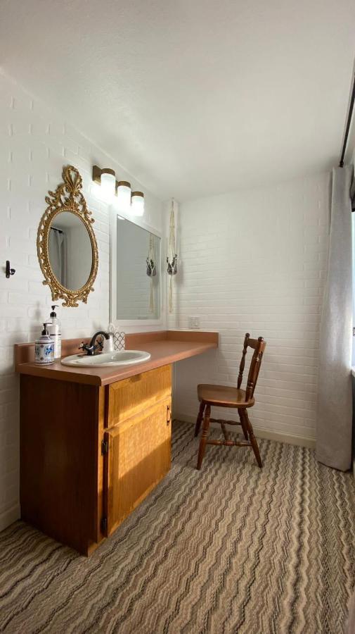 The Aztec Motel & Creative Space Seligman Buitenkant foto