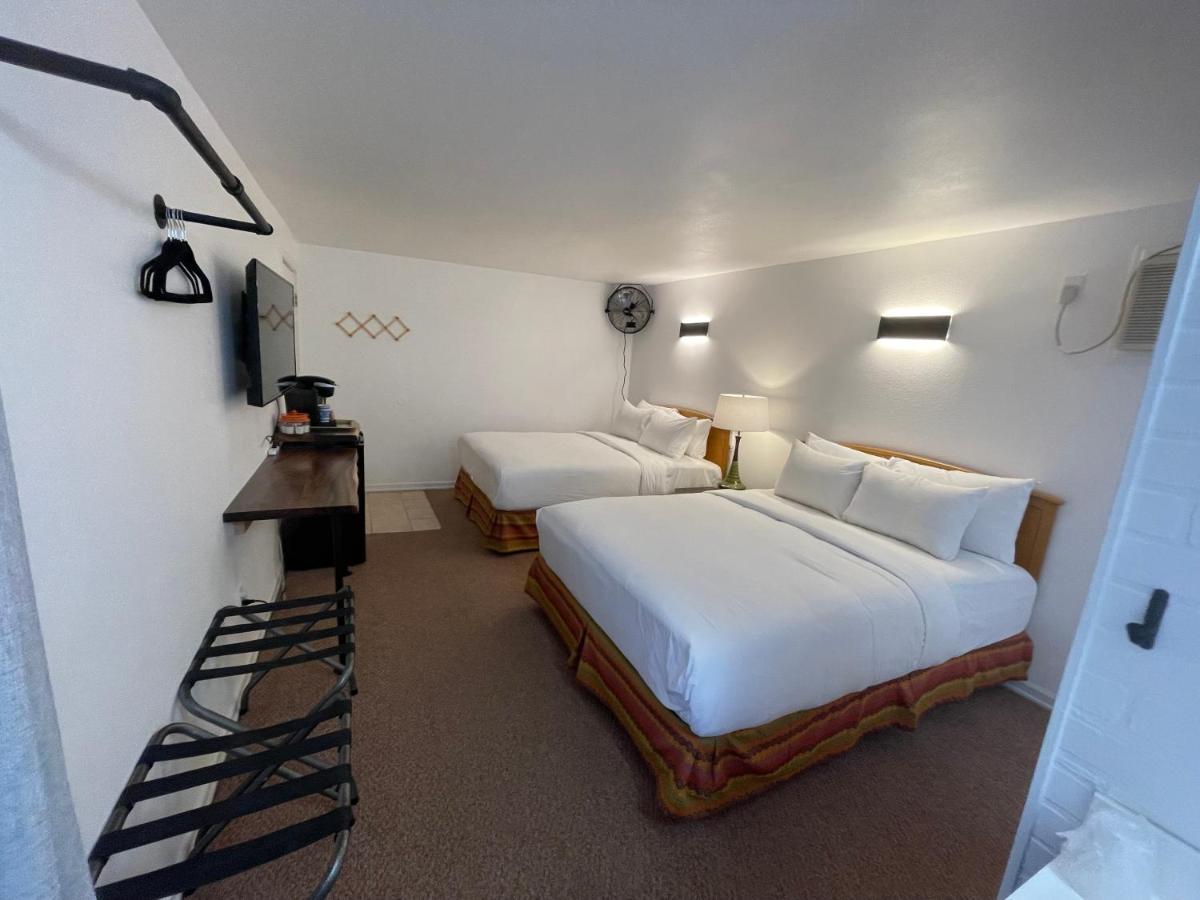 The Aztec Motel & Creative Space Seligman Buitenkant foto