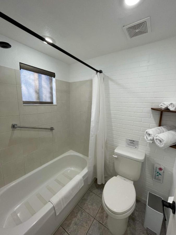 The Aztec Motel & Creative Space Seligman Buitenkant foto